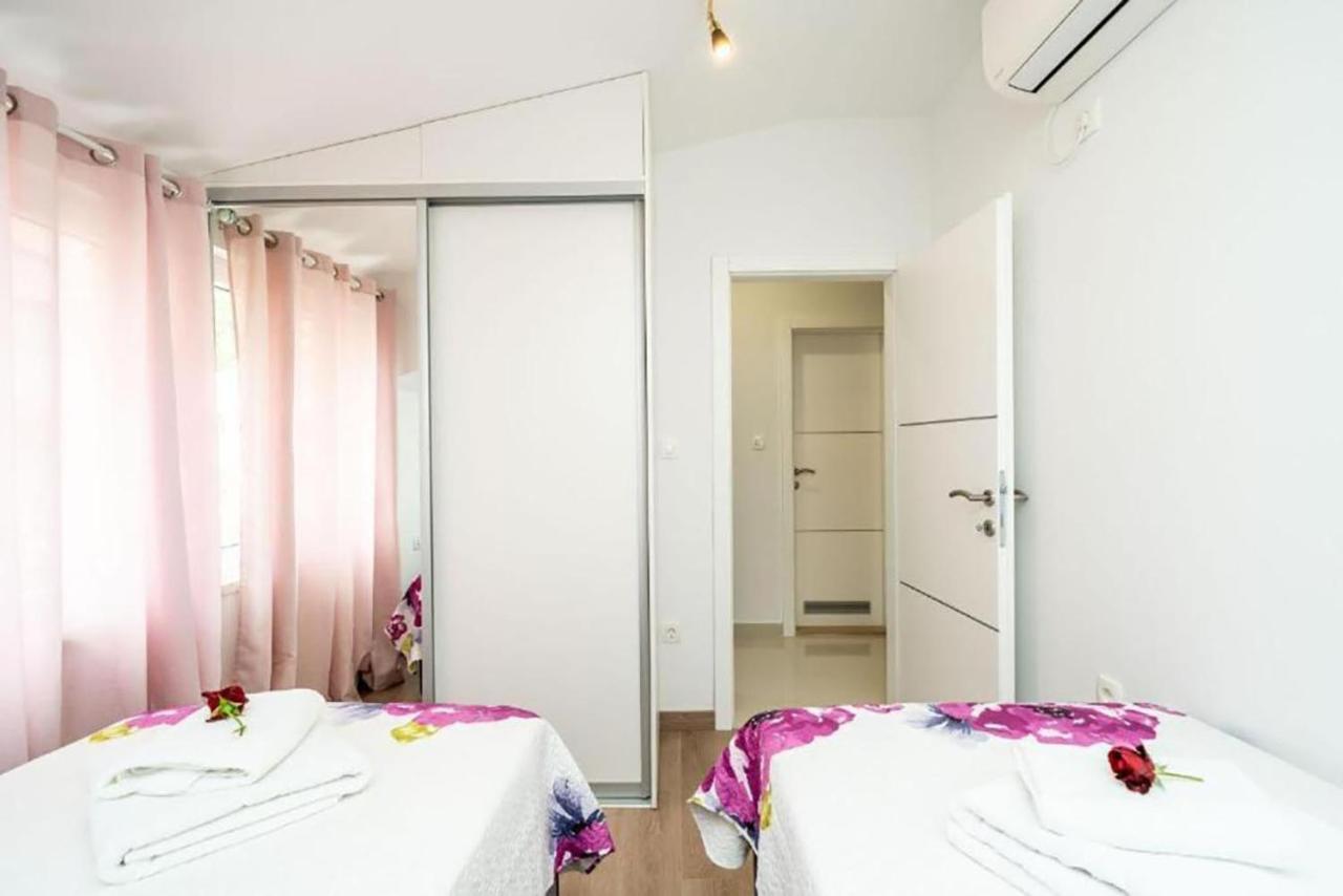 Apartment Matej Mokošica Eksteriør billede